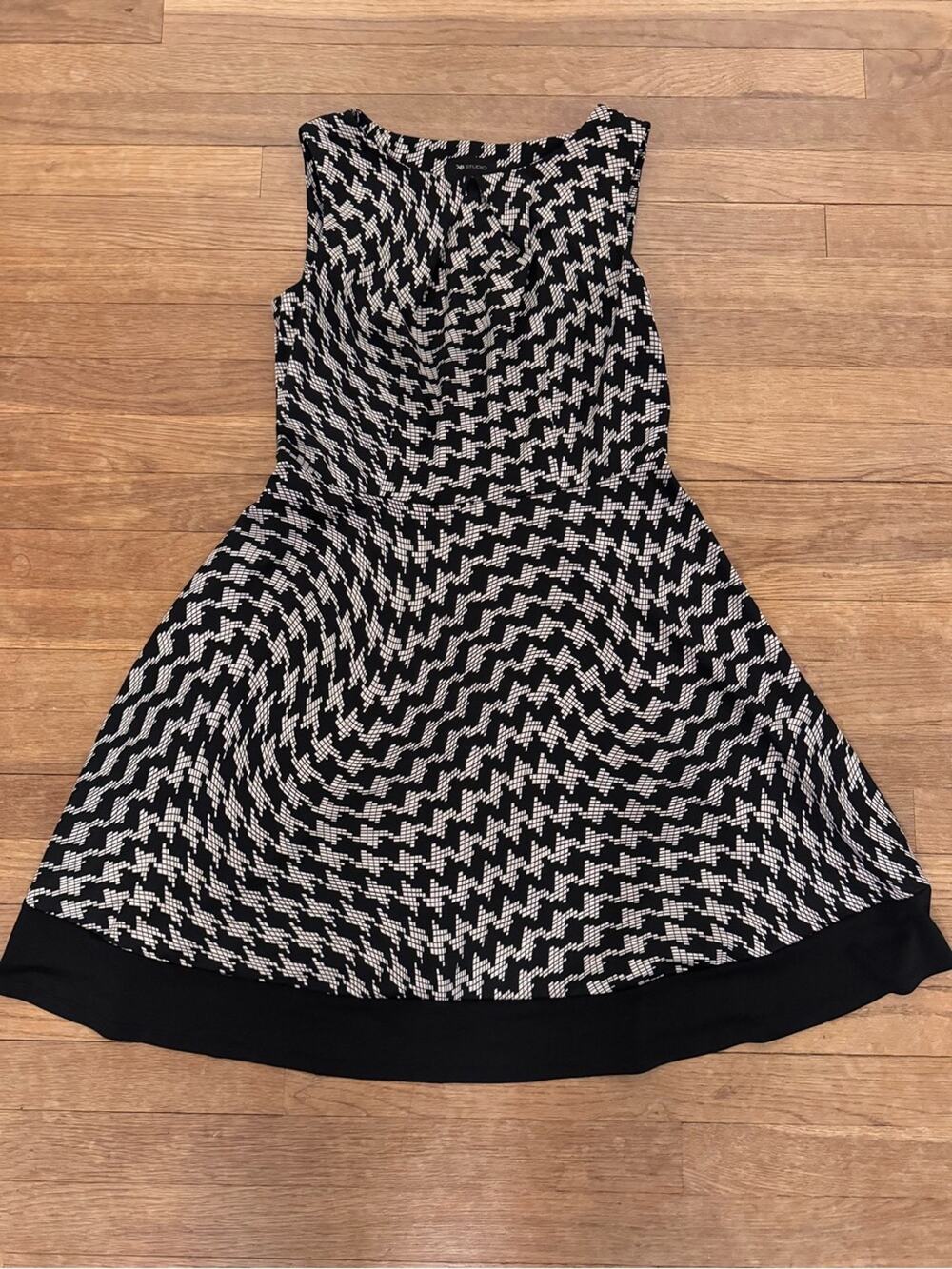 AB Studio Women's Black and White Knee Length Fit and Flare Dress - Size M
 b2